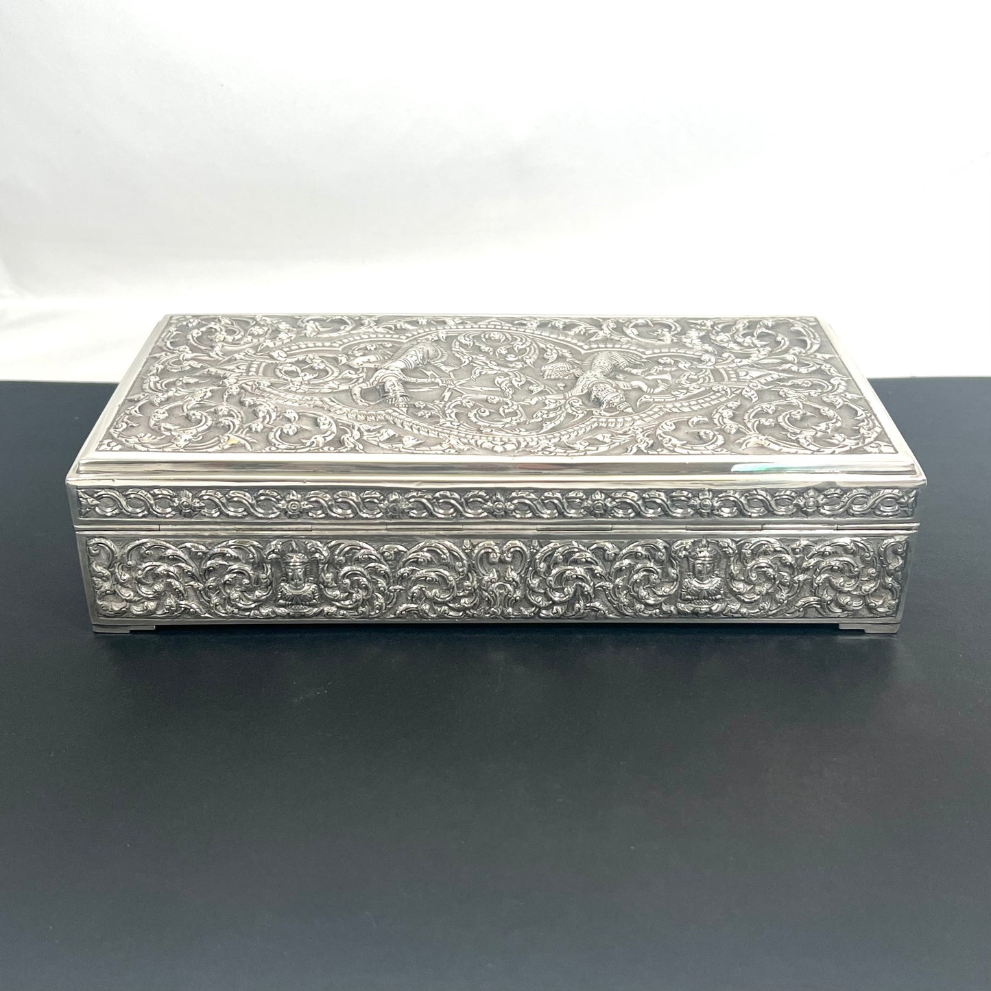 20th century Thai Nakon (Thai Royal Court Silversmith) Sterling Silver Presentation Box