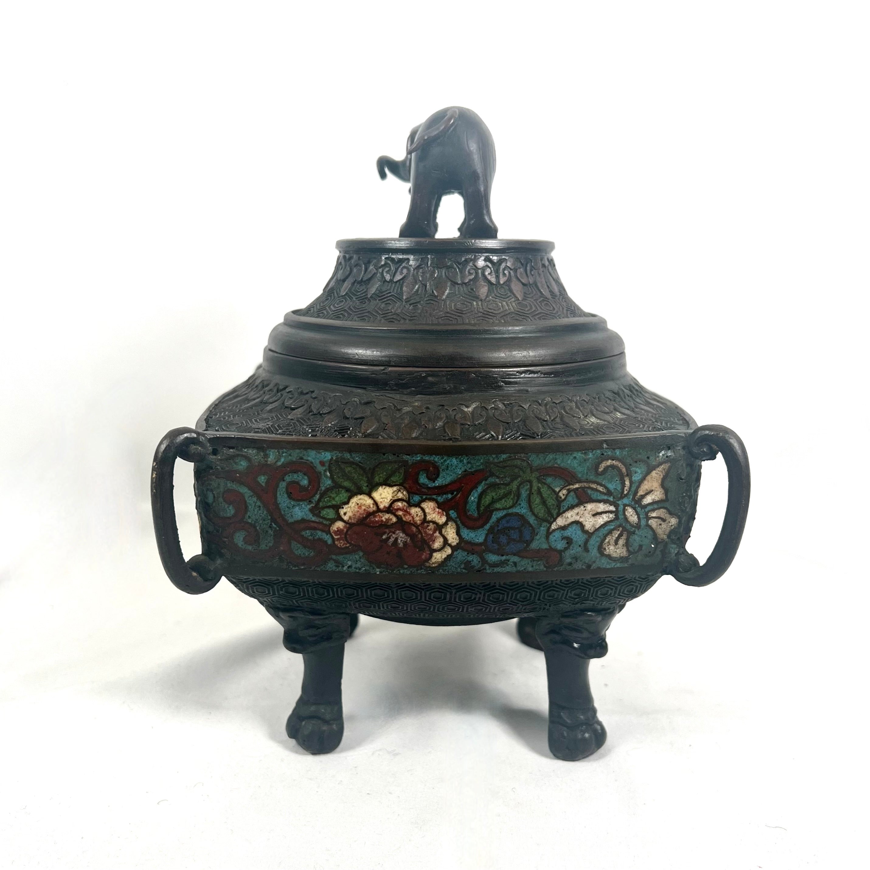 19 世纪末明治时期日本青铜和珐琅香炉，大象顶饰| Cache Antiques – cacheantiquessydney