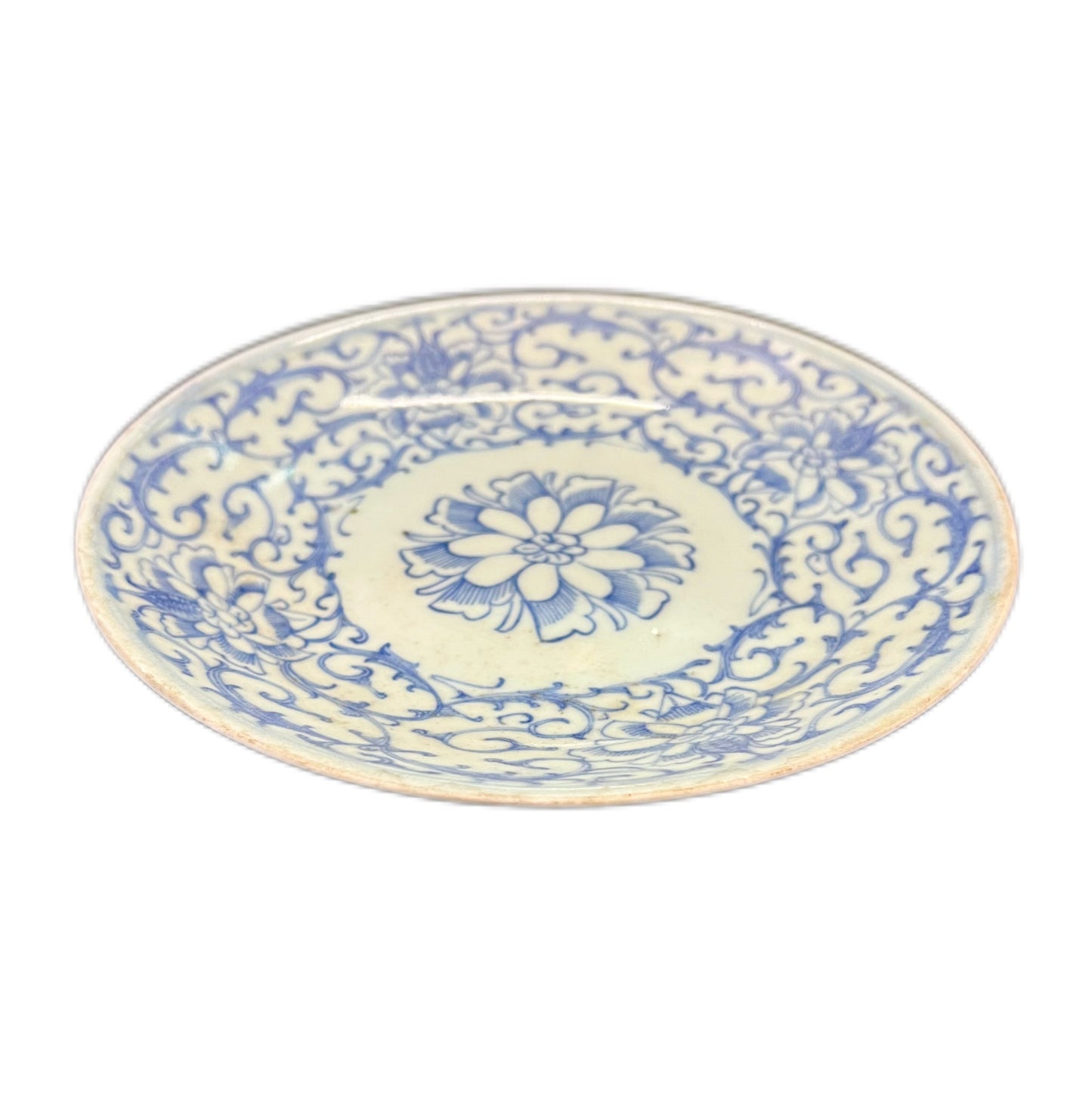 Beautifully executed Jiaqing period lotus pattern porcelain dish