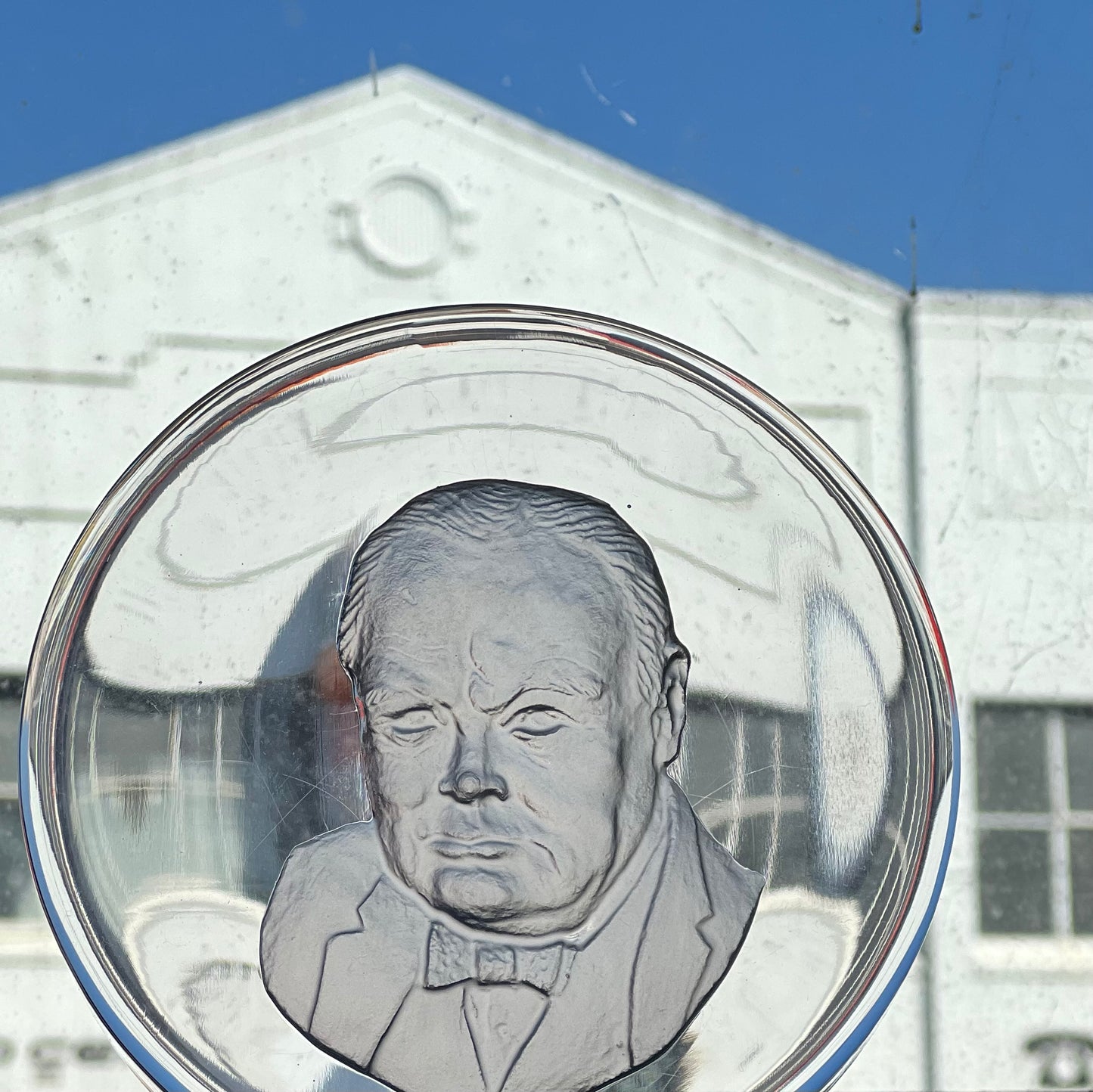 Substantial midcentury Dartington crystal plaque for Winston Churchill's birth centenary, 1974. No 1164/5000