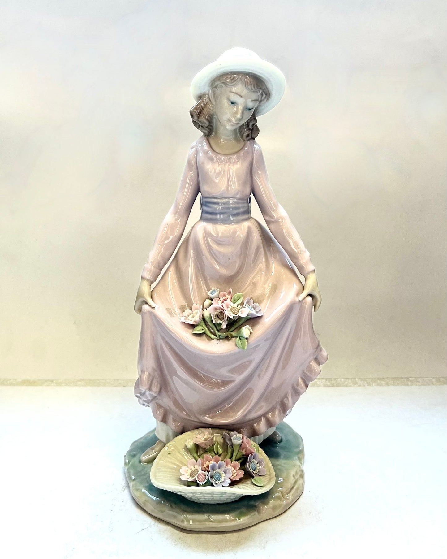 Vintage Spanish Lladro Porcelain Figurine, "Flowers in the Basket", late 20th century