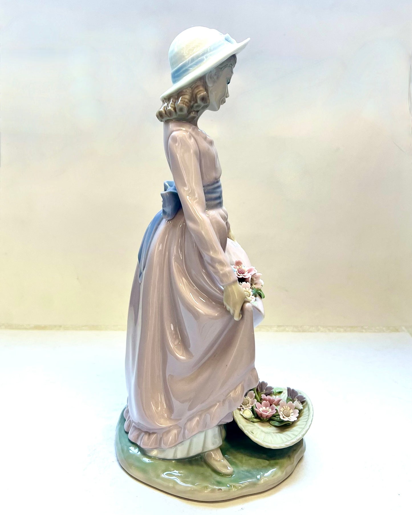 Vintage Spanish Lladro Porcelain Figurine, "Flowers in the Basket", late 20th century