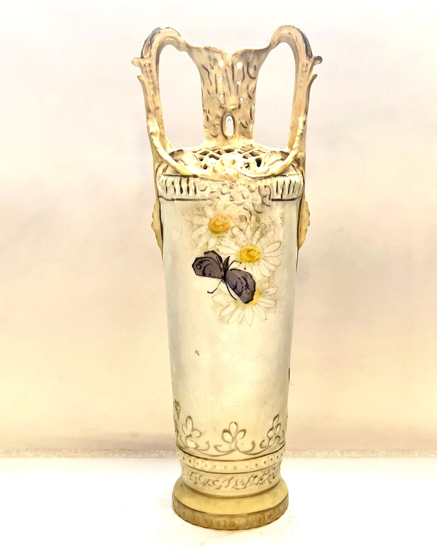 Art Nouveau Royal Vienna twin-handled vase from the Alexandra Porcelain Works circa 1905-1910