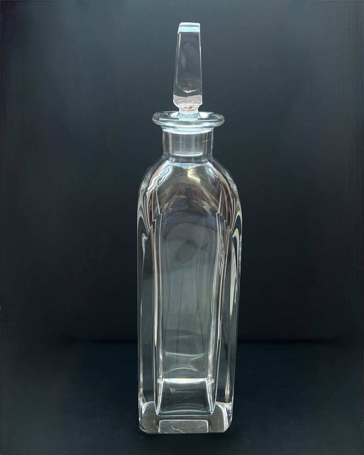 Fantastic midcentury hand-wrought Orrefors crystal decanter circa 1973, signed by Ingeborg Lundin