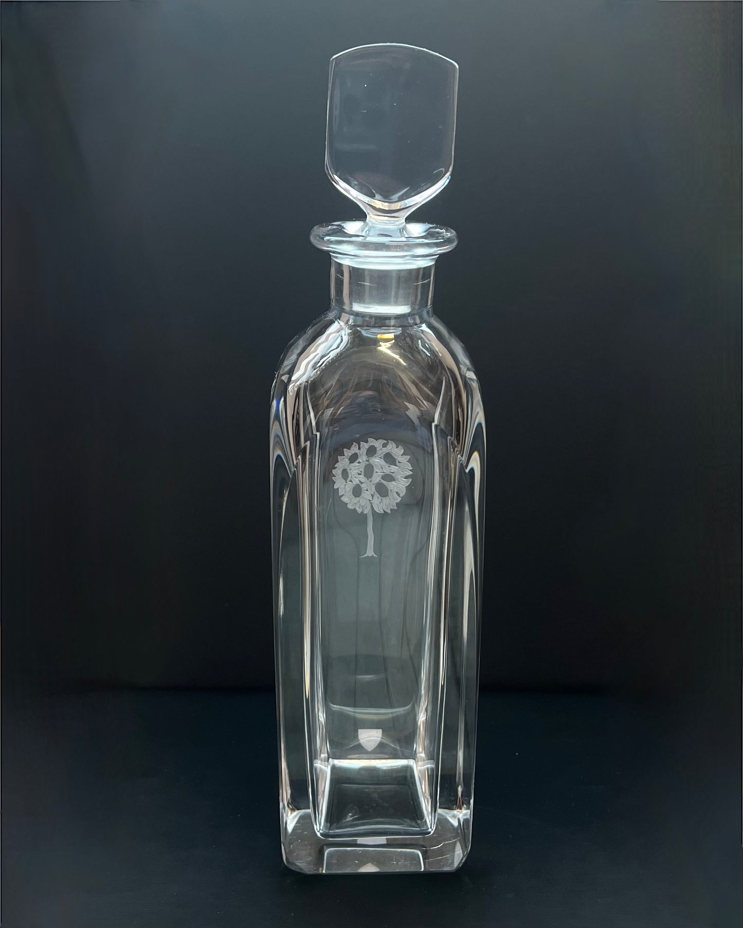 Fantastic midcentury hand-wrought Orrefors crystal decanter circa 1973, signed by Ingeborg Lundin