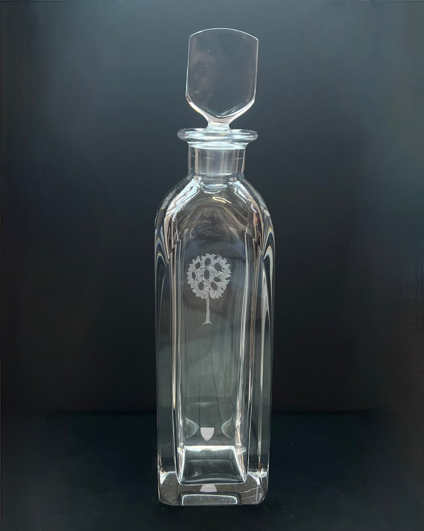 Fantastic midcentury hand-wrought Orrefors crystal decanter circa 1973, signed by Ingeborg Lundin