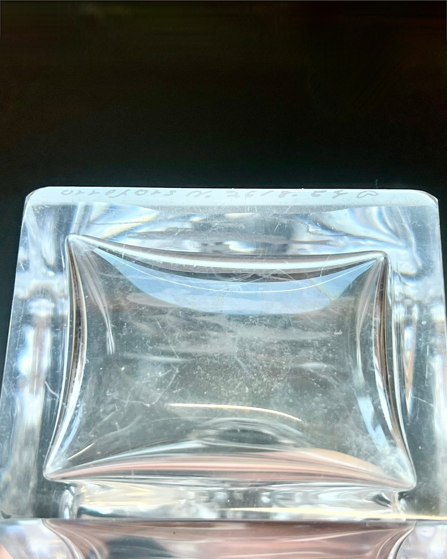 Fantastic midcentury hand-wrought Orrefors crystal decanter circa 1956, signed by Nils Landberg, Fish Pattern