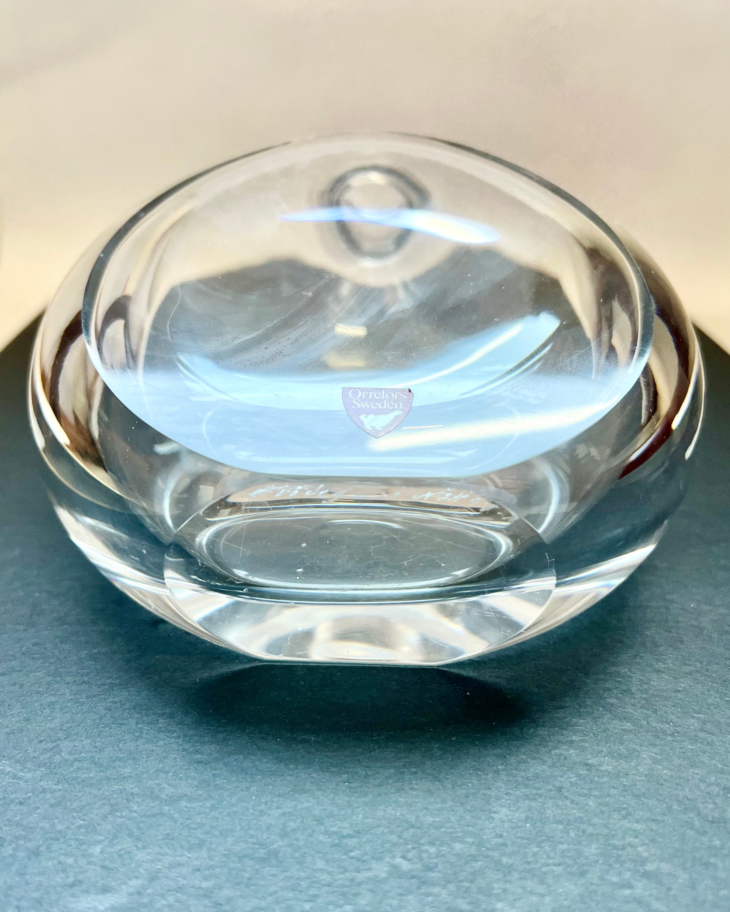 Late midcentury hand-wrought Orrefors crystal decanter circa 1980s, Nils Landberg