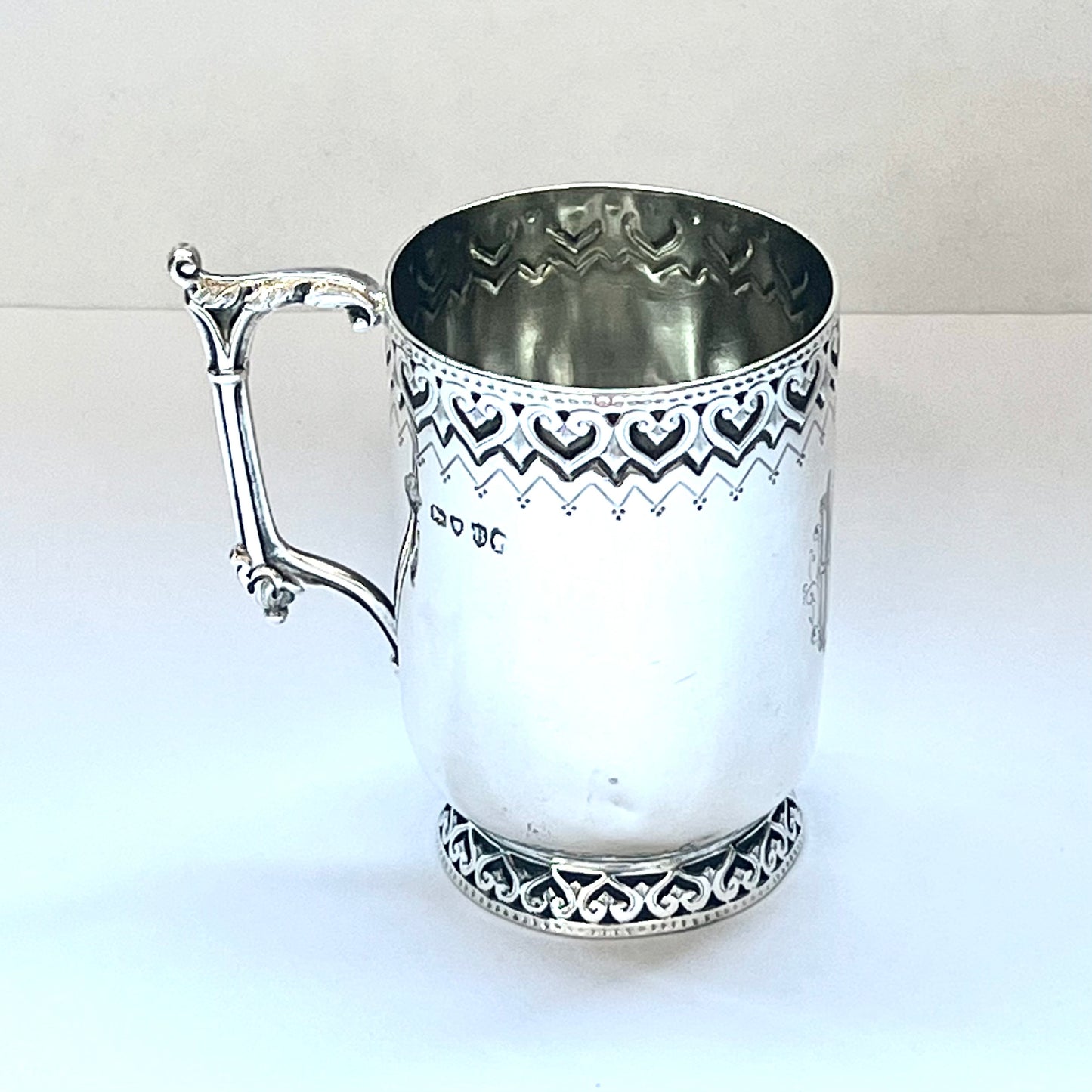 古董晚期维多利亚唯美主义运动纯银洗礼杯，约翰·基尔帕特里克，伦敦，1877 年。