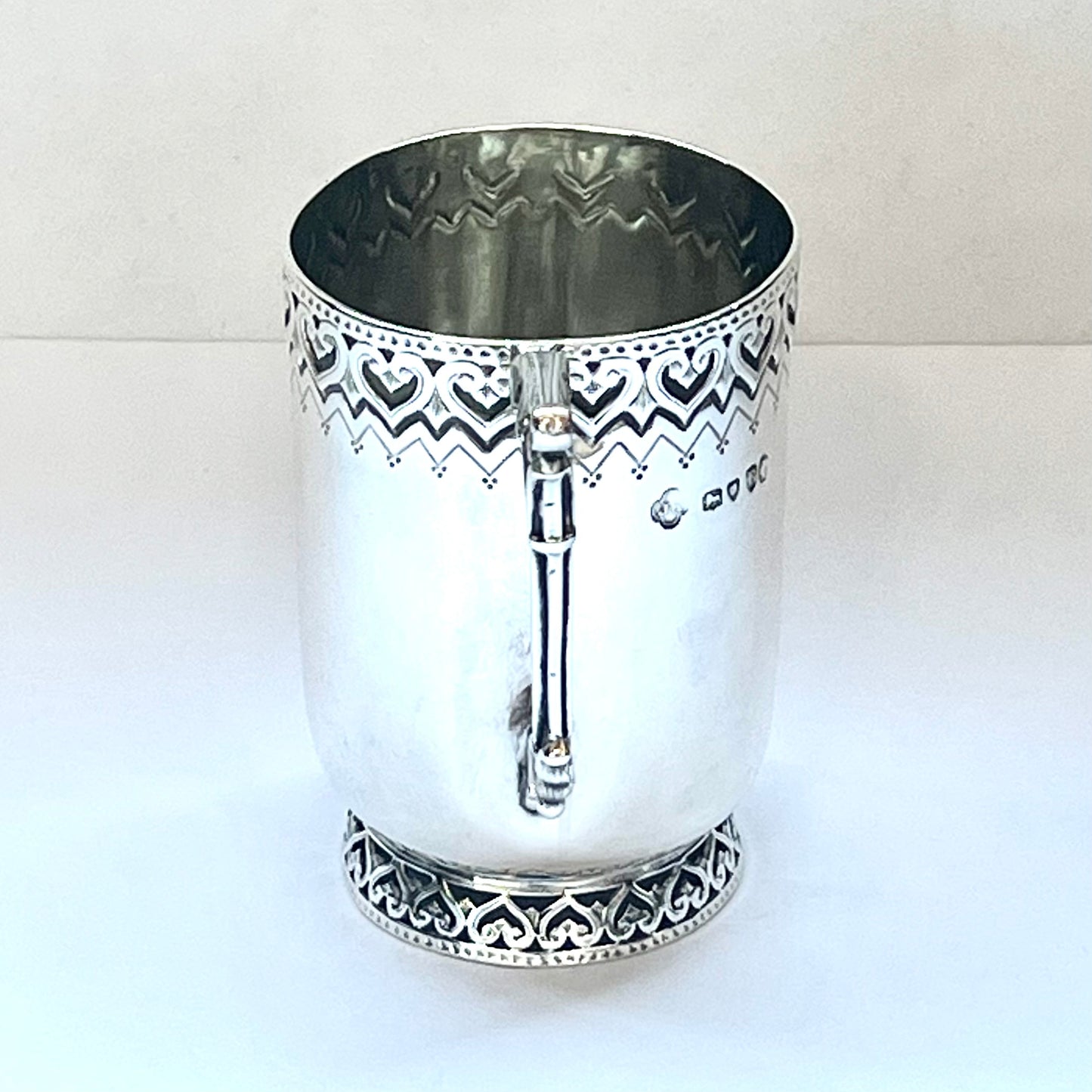 古董晚期维多利亚唯美主义运动纯银洗礼杯，约翰·基尔帕特里克，伦敦，1877 年。