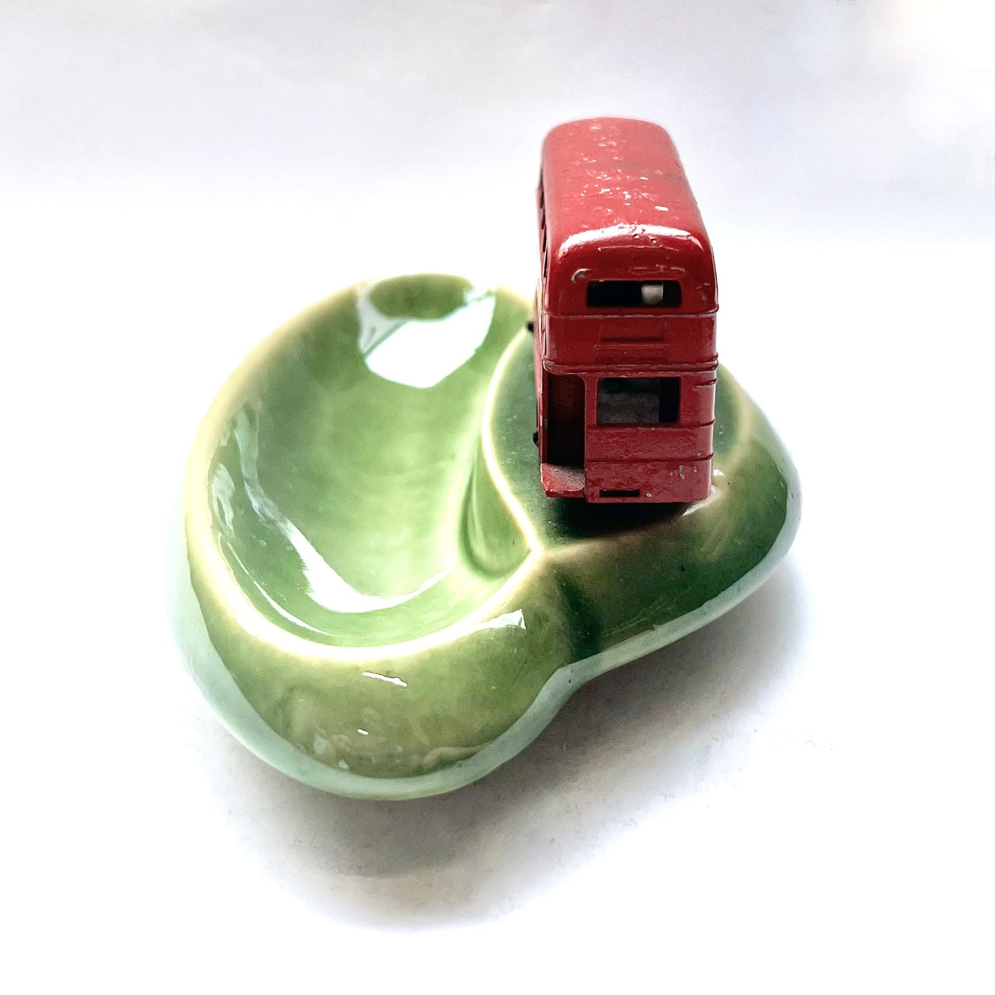 Scarce Vintage Wade of England ceramic ashtray with cast iron London double decker bus, Player's Tobacco, circa 1940s