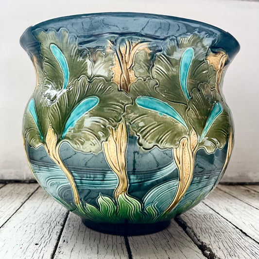 大型古董英国新艺术风格陶器花盆，由 Burmantofts Faience Pottery 制作，1894-1904 年