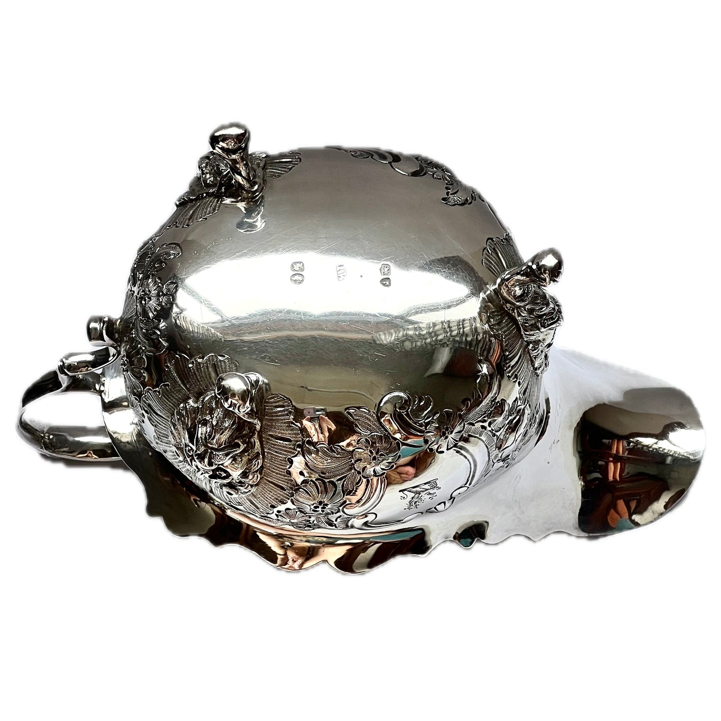 Substantial early Victorian crested sterling silver gravy or sauce boat. John Wellby, London, 1843