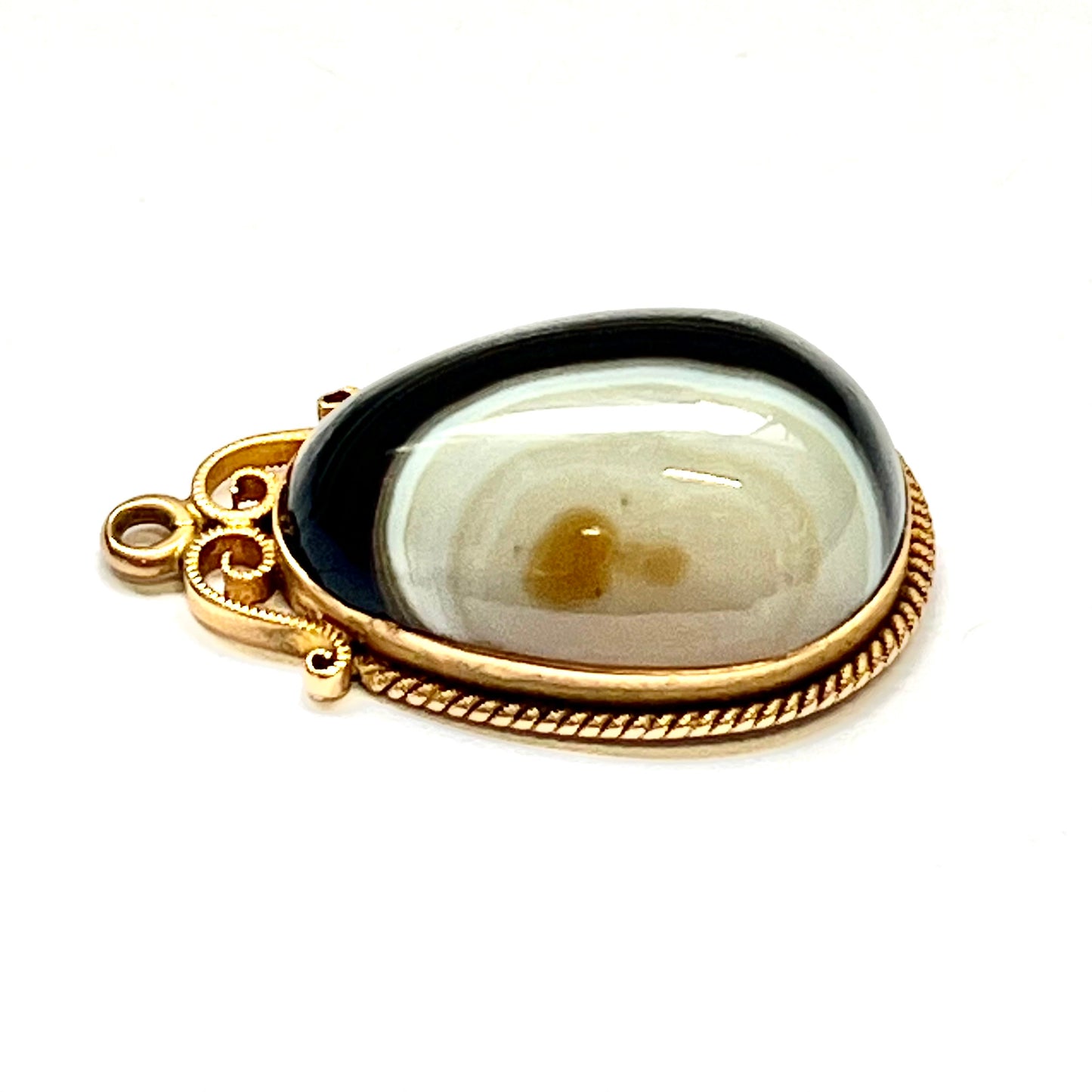 Australian Colonial 19th century Bullseye Banded Agate pendant in 15ct gold