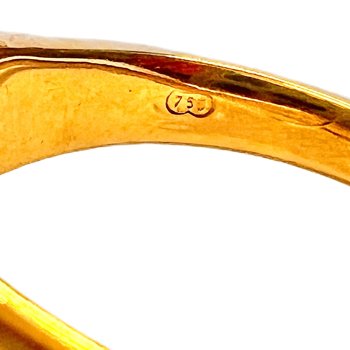 Exception 18k Italian gold and antique coral knot ring