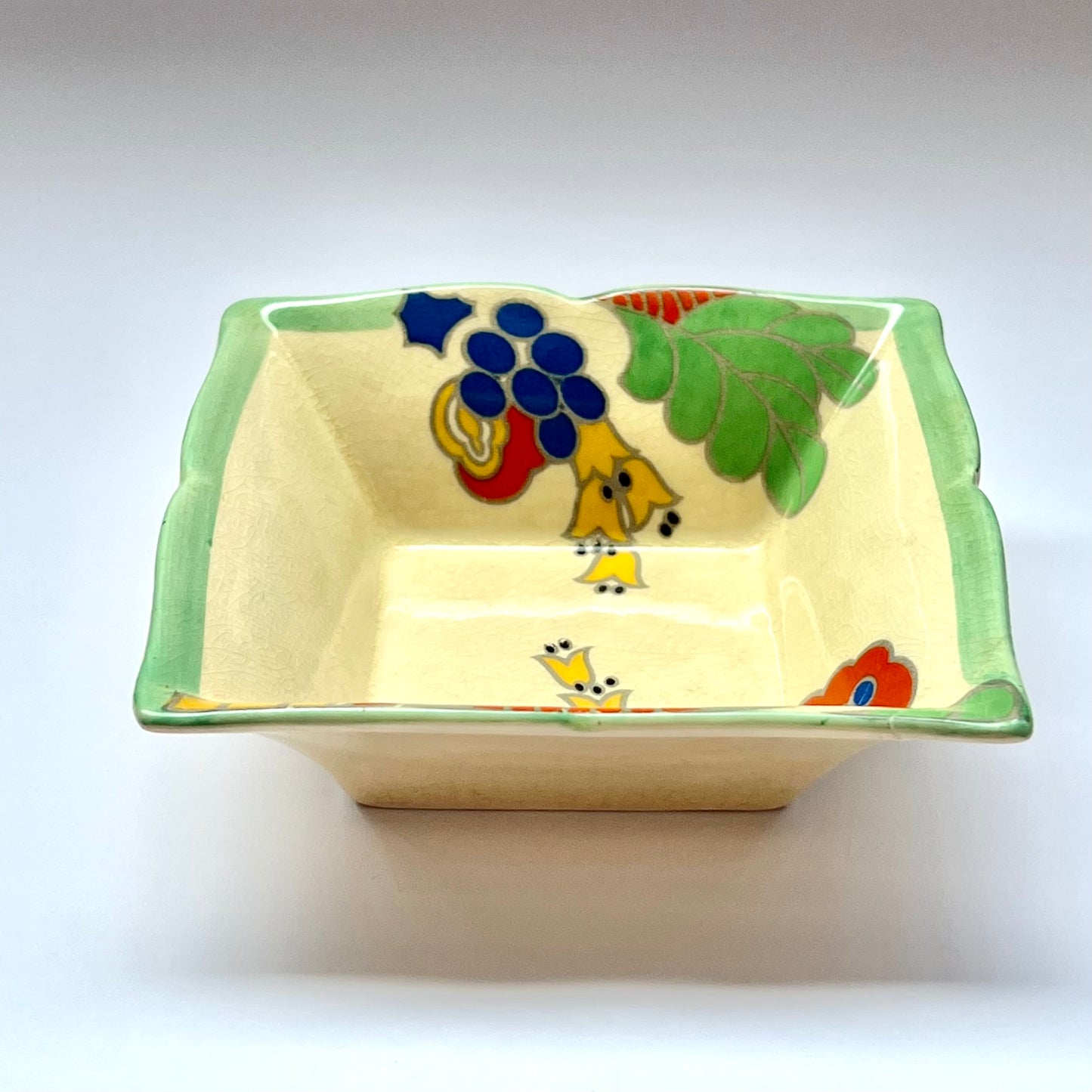 20 世纪 30 年代皇家道尔顿装饰艺术风格瓷器糖果盘，采用 Caprice 图案