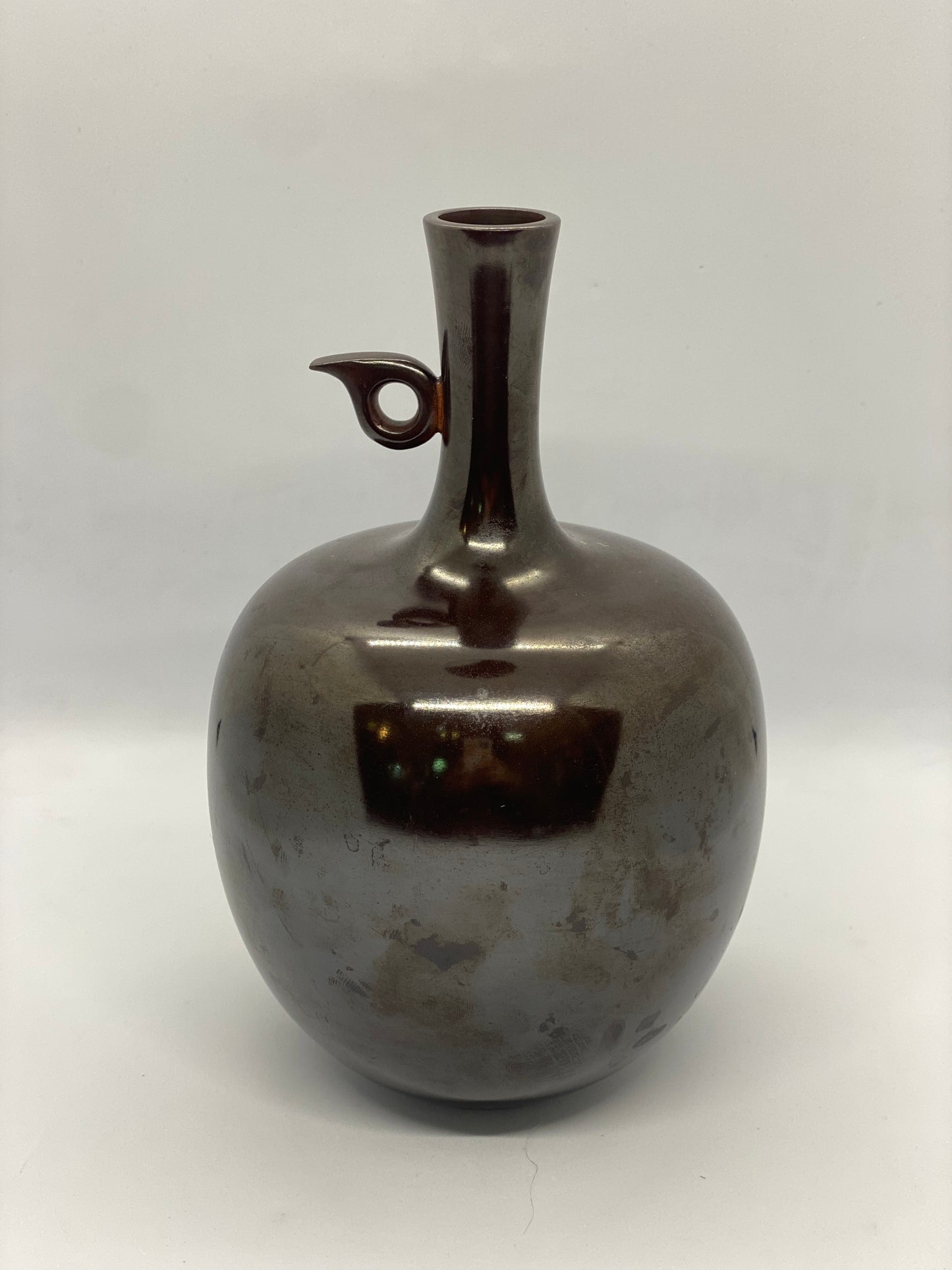 漂亮的复古日本青铜花瓶，有签名。