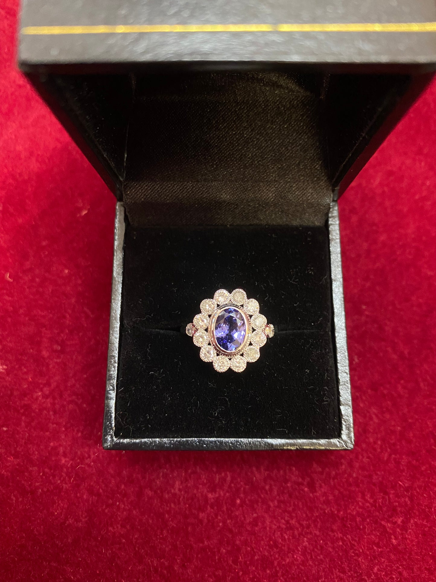 Vintage 18ct White Gold Tanzanite & Diamond "Diana"-style Cluster Ring