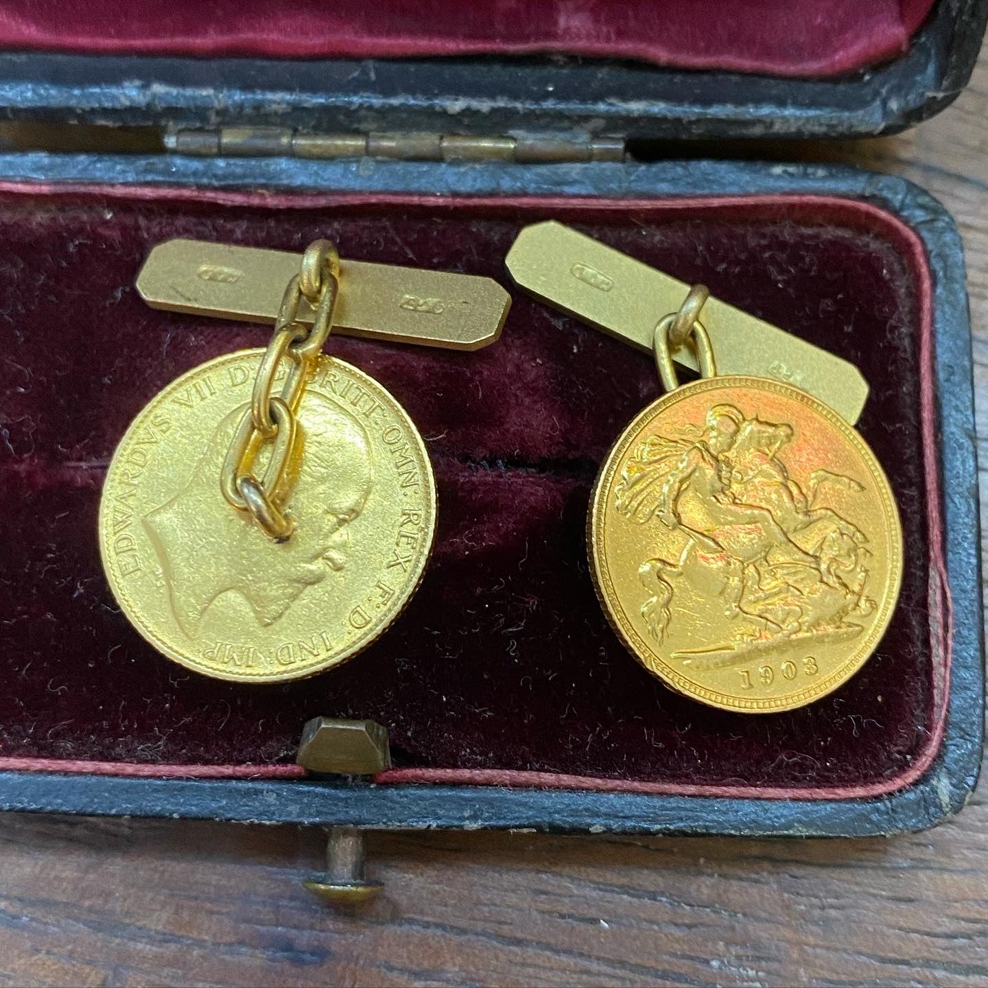 Edwardian 22ct Gold Half-Sovereign Cufflinks – cacheantiquessydney