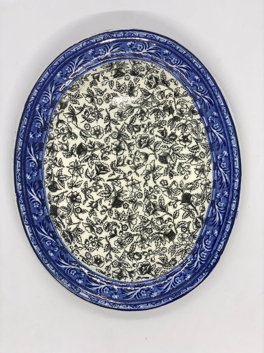 #2- 古董韦奇伍德餐盘，带有独特的靛蓝和黑色佩斯利花纹