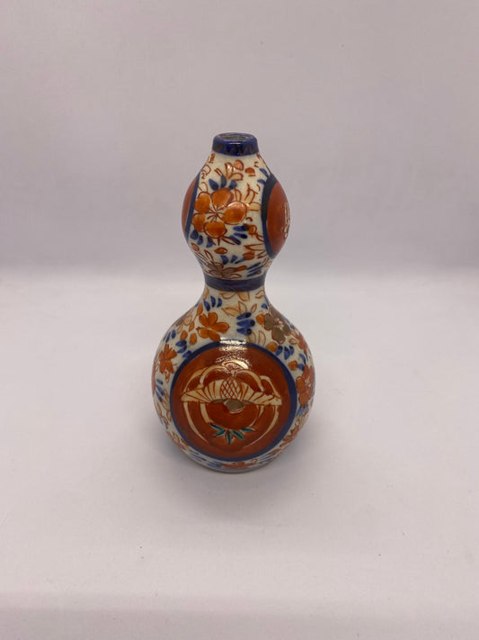 19th century Japanese Imariware Bottle or Calabash Gourd Figural Vase, Hand-Painted Details