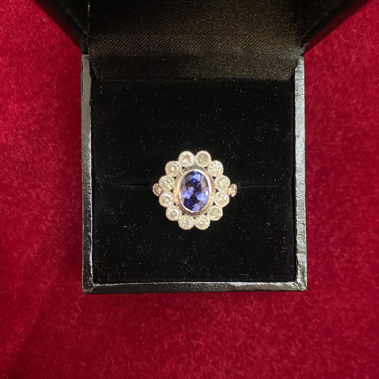 Vintage 18ct White Gold Tanzanite & Diamond "Diana"-style Cluster Ring