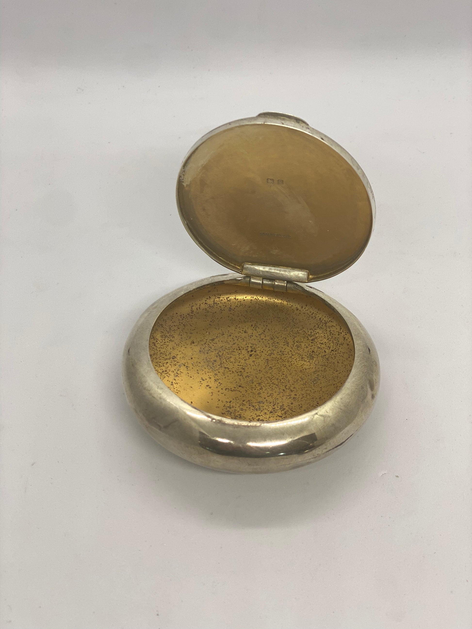 birmingham tobacco Sterling 'Bun Form' Tobacco Box, Birmingham 1915 birmingham tobacco Sterling 'Bun Form' Tobacco Box, Birmingham 1915