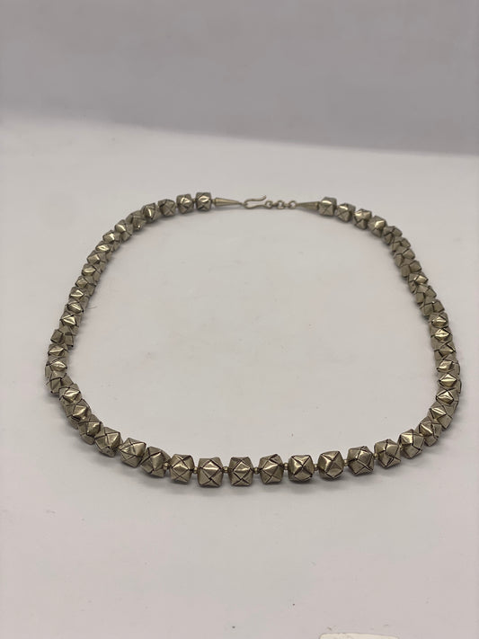 复古亚洲 600 银项链，配折纸风格方形珠子