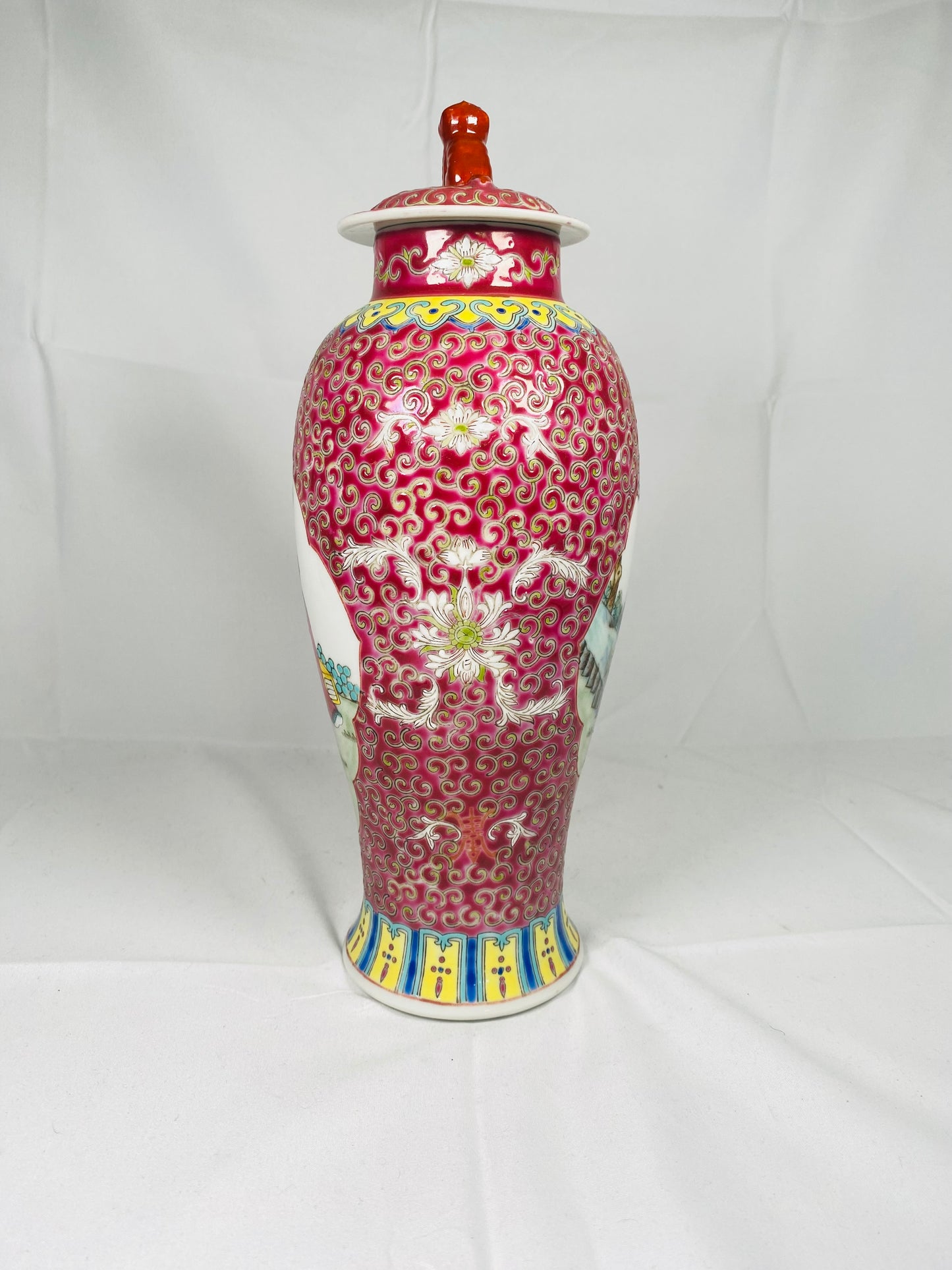 Vintage Jingdezhen Porcelain Ginger Jar with Foo Dog Finial, Co-Op Era Pre Cultural Revolution