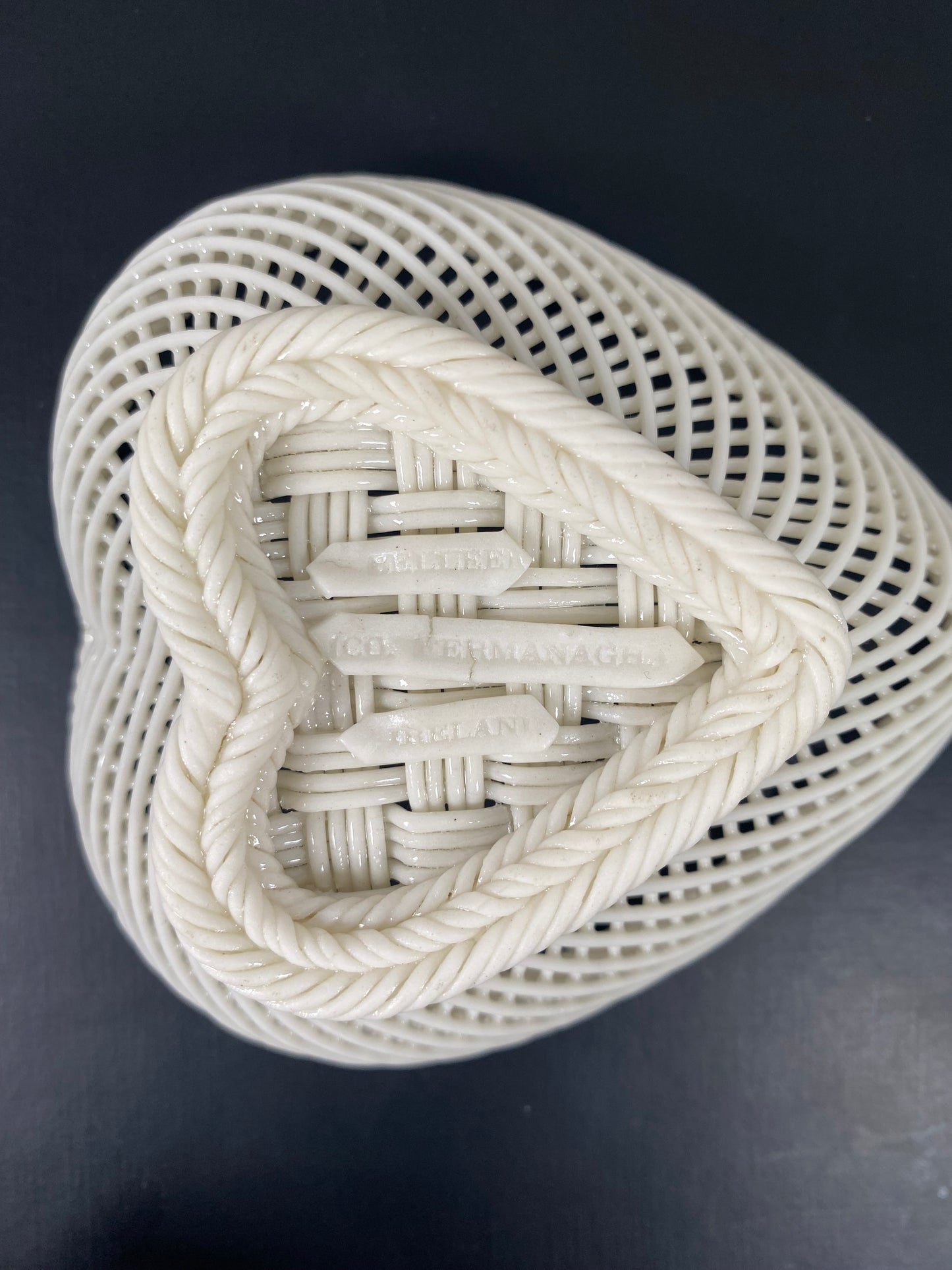 Heart-Shaped Belleek Basket, 1890-1920, 2nd Period / Slater