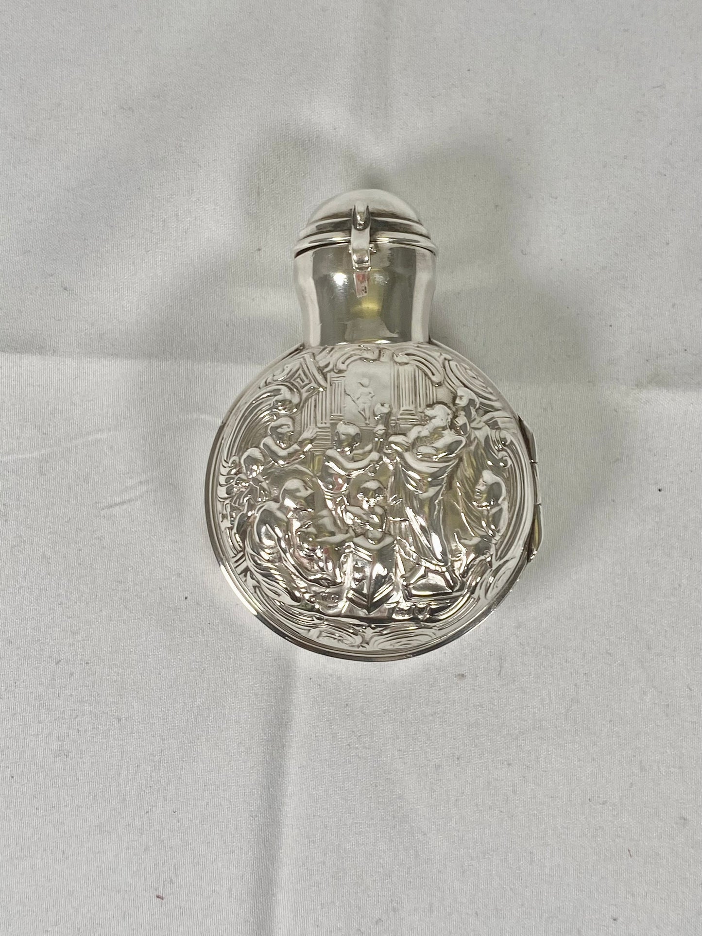 Late Victorian Sterling Silver Cased and Bristol Green Glass Scent Bottle, Comyns, 1896