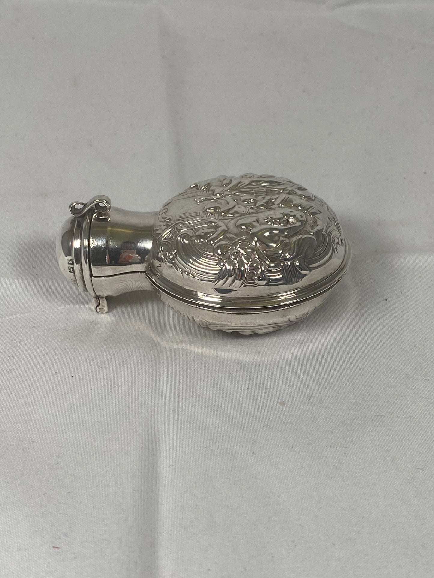 Late Victorian Sterling Silver Cased and Bristol Green Glass Scent Bottle, Comyns, 1896