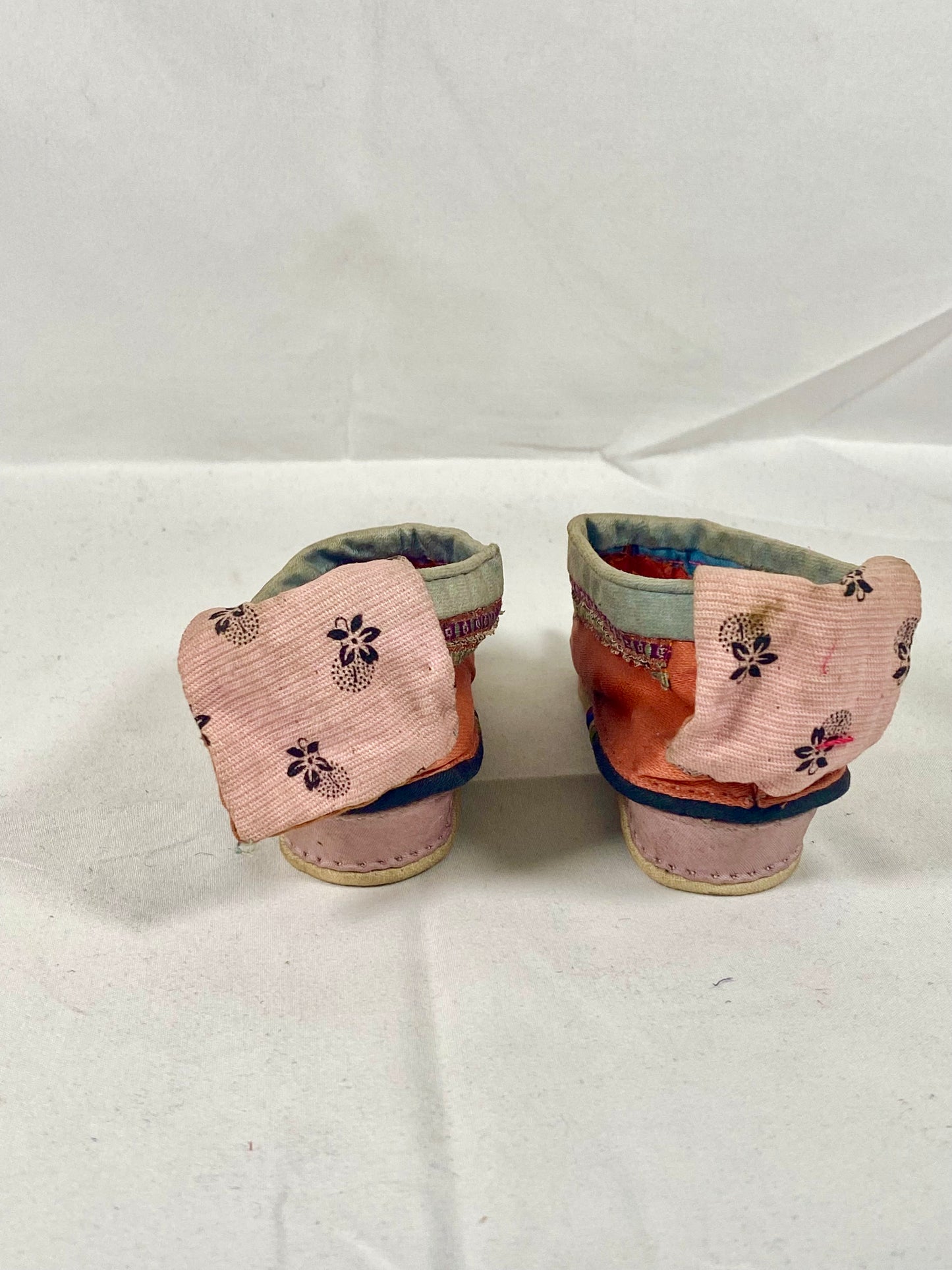 Antique Chinese Lotus / Golden Lily Shoes circa late 19th century, Shaoxing Style Pumps