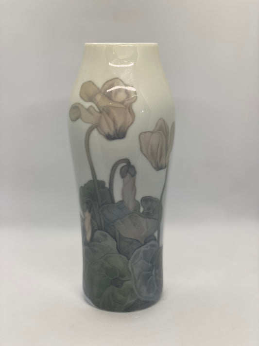 复古皇家哥本哈根新艺术风格花瓶与风格化的睡莲