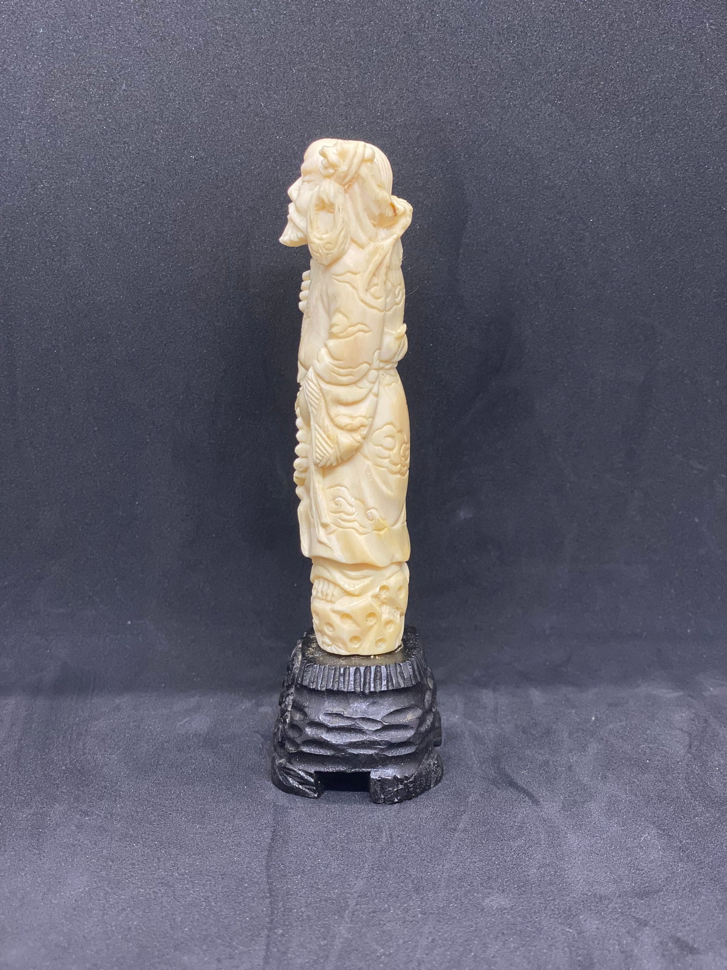 Chinese Antique Ivory Figurine of Sage Holding his Prayer Beads