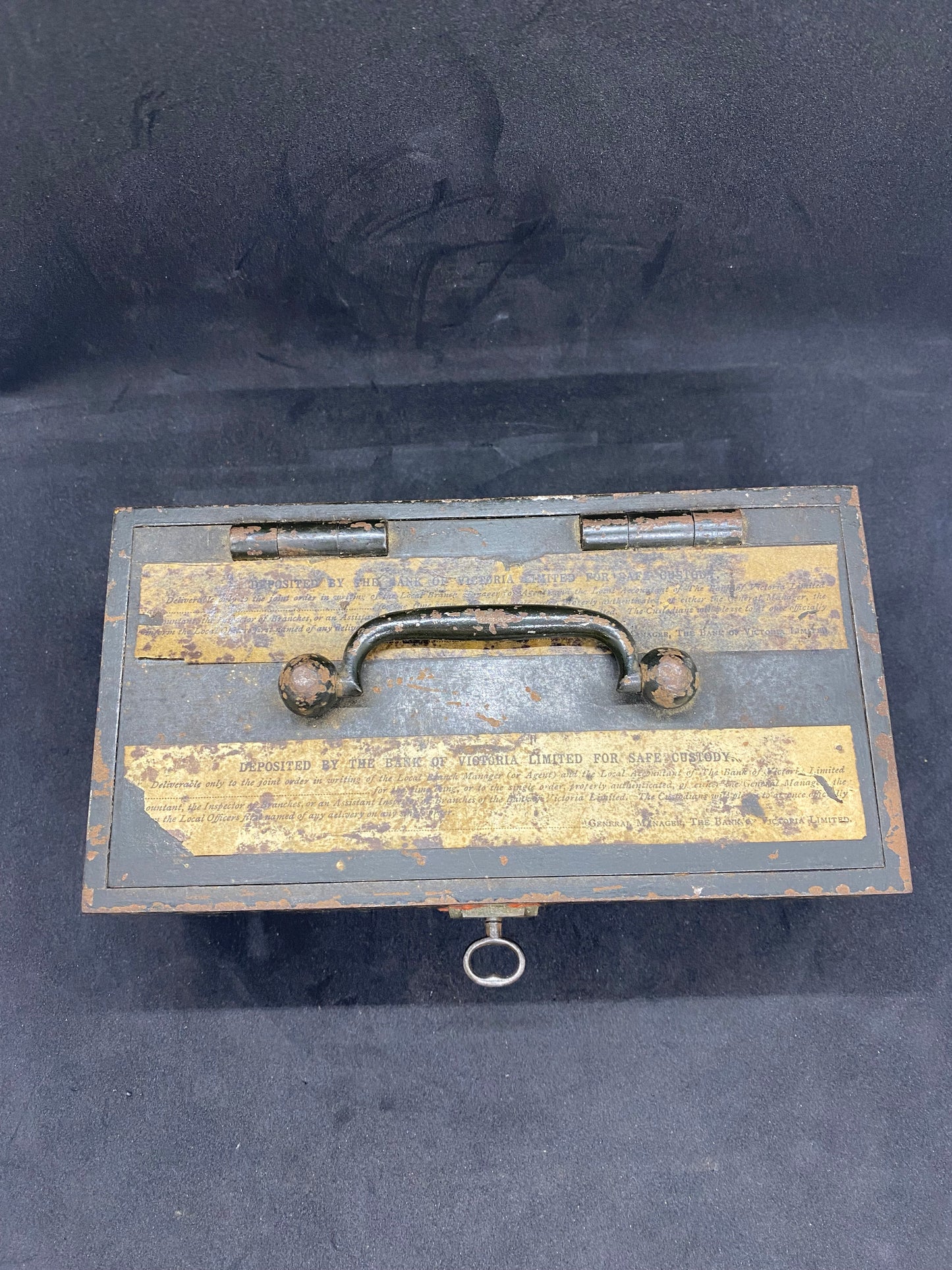 古董铸铁维多利亚银行保险箱带原装钥匙