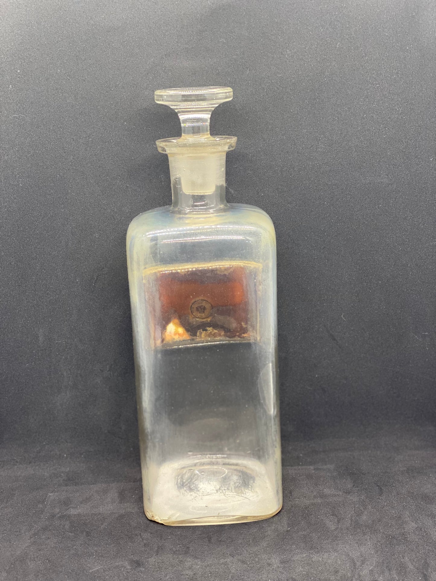 Antique US Apothecary Bottle by W, T & Co. c 1880-90- Sp. Vini Rect. (Alcohol)