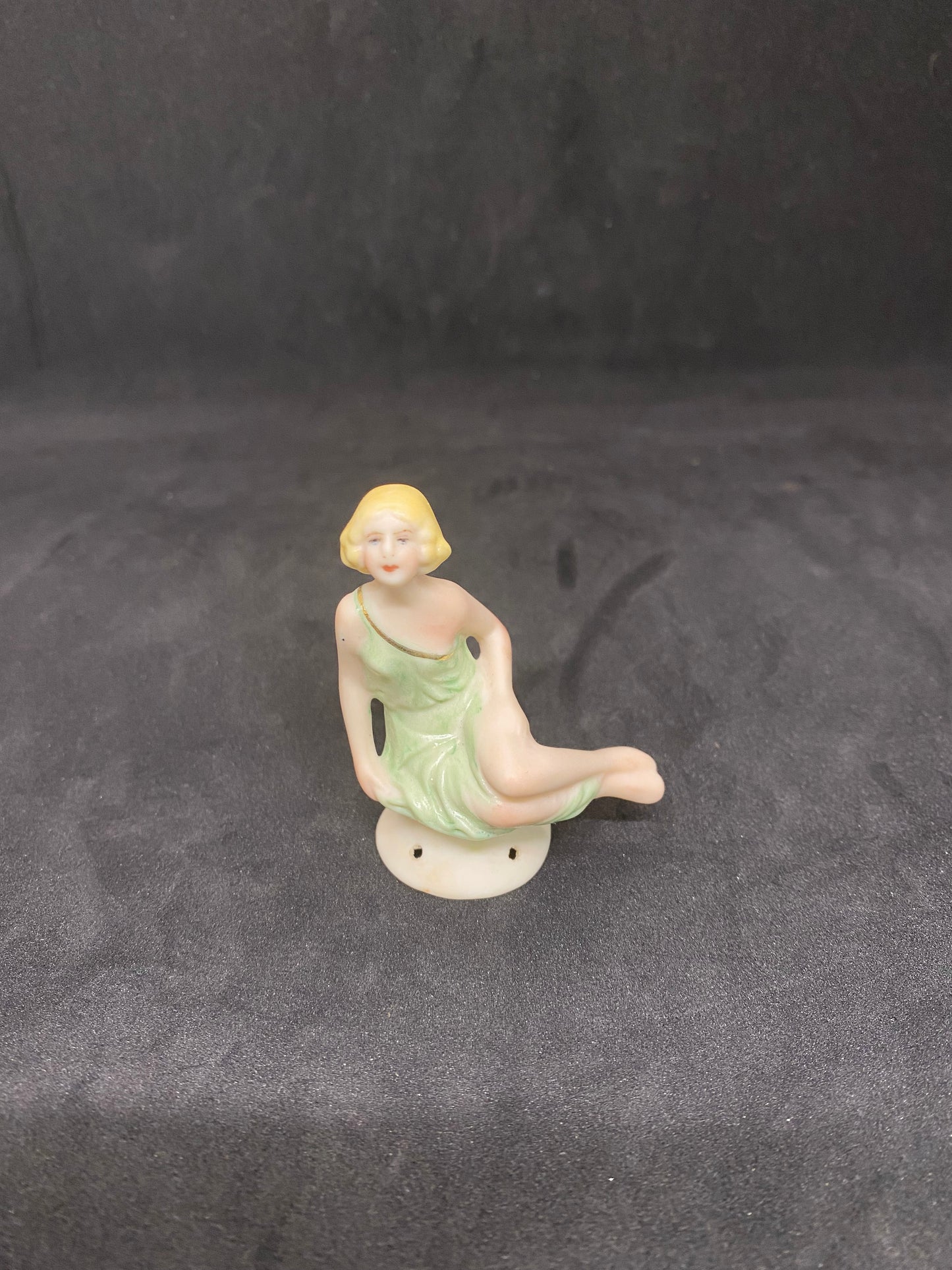 Art Deco 30s to 40s Bisque Porcelain Flapper Girl Figure