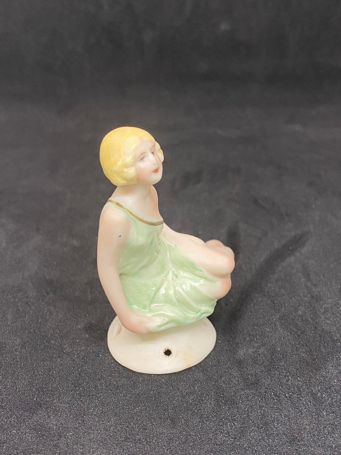 Art Deco 30s to 40s Bisque Porcelain Flapper Girl Figure