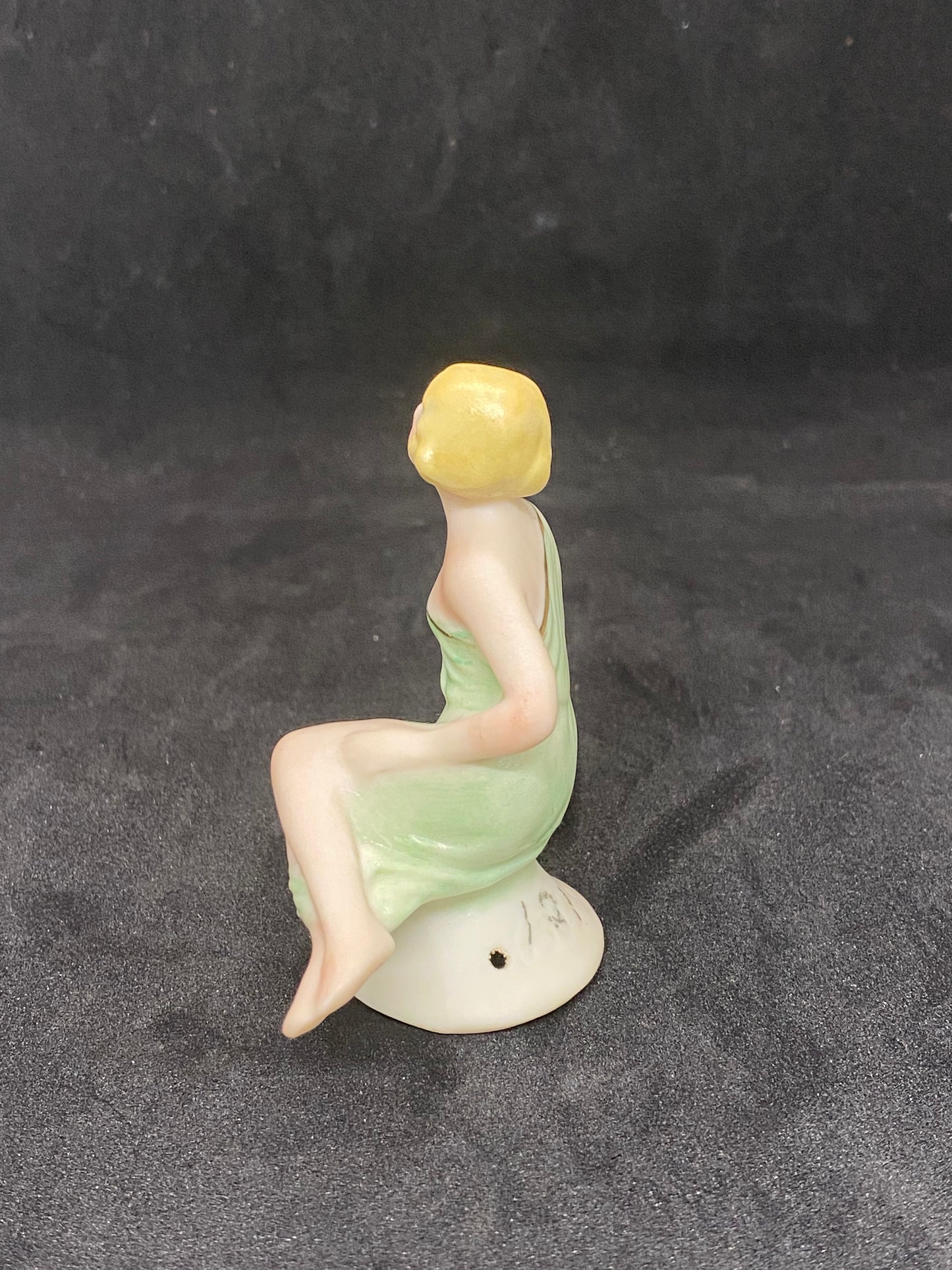 Art Deco 30s to 40s Bisque Porcelain Flapper Girl Figure