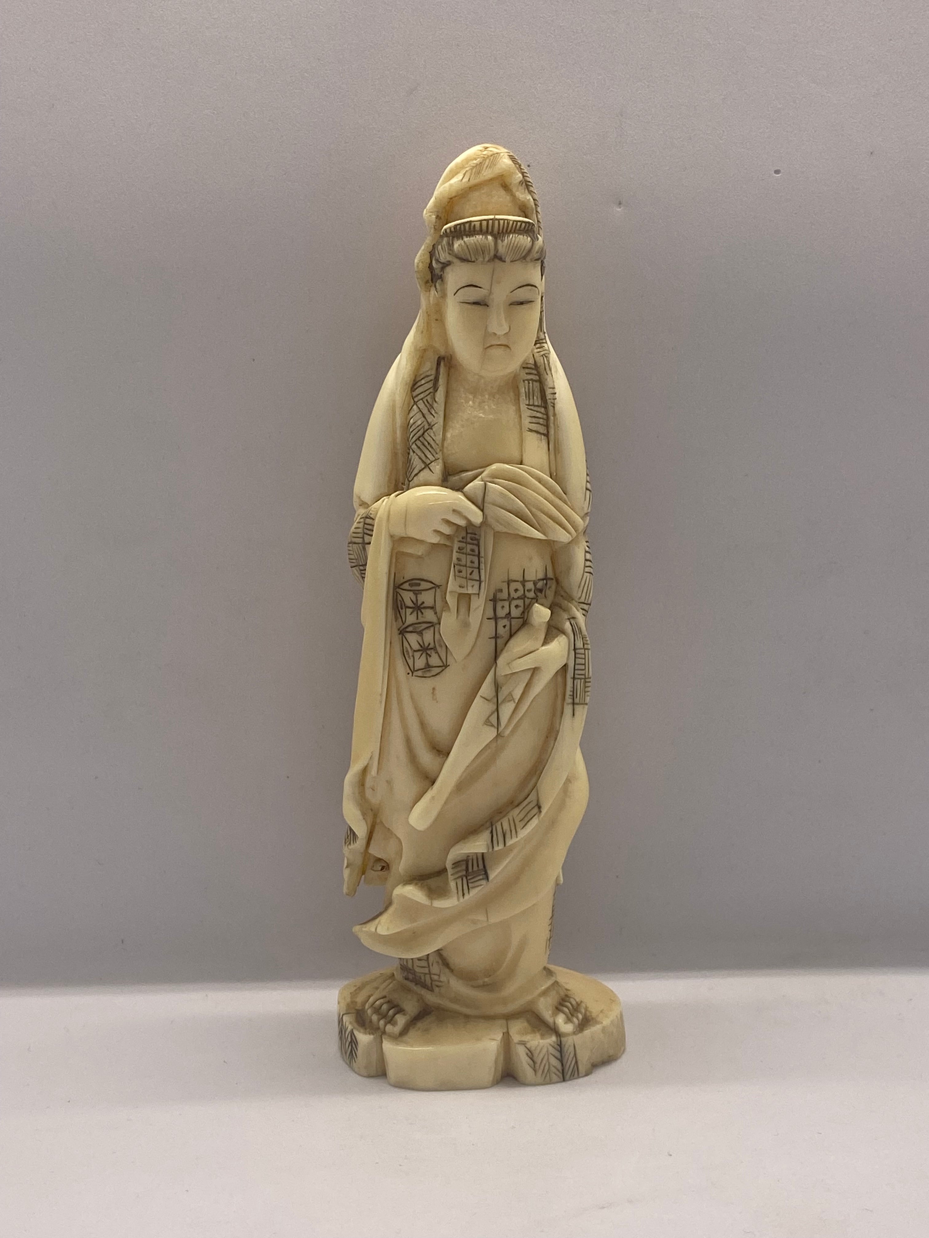 Antique Chinese Tang-Style Ivory Figurine of Long Wang Nu | Cache ...