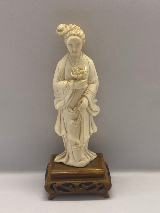 Antique Chinese Ivory Figurine of a Courtly Beauty