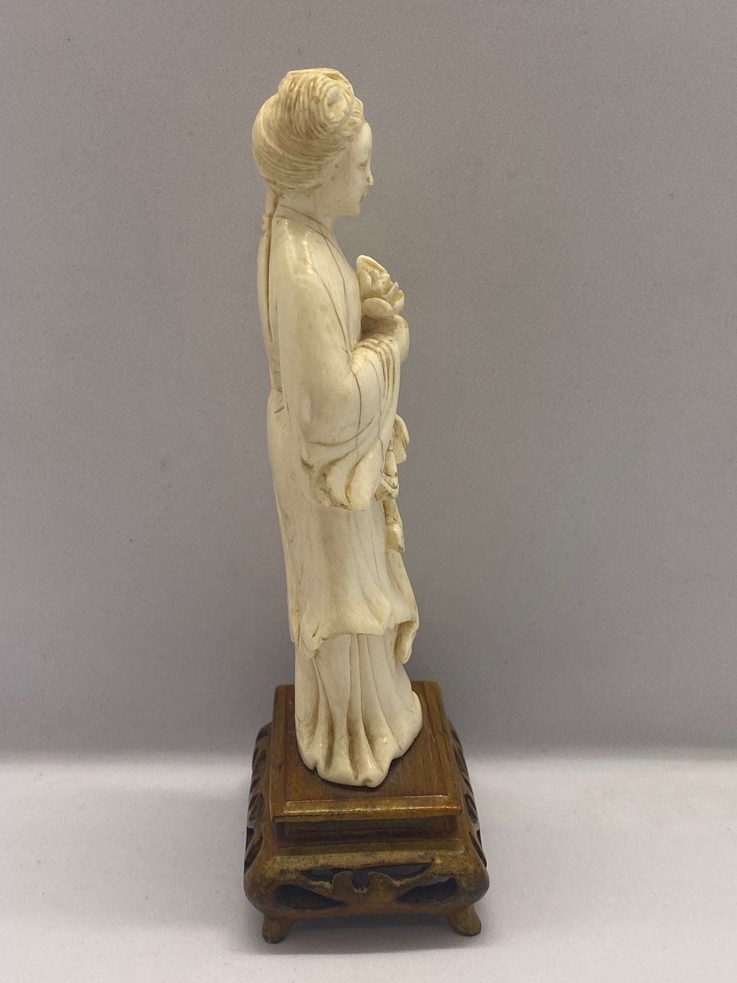 Antique Chinese Ivory Figurine of a Courtly Beauty