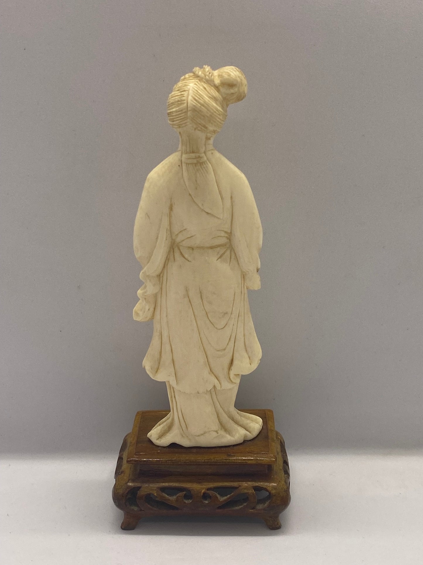 Antique Chinese Ivory Figurine of a Courtly Beauty