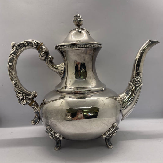 令人惊叹的 4 件套纯银茶具，由 Emil Hermann 制作