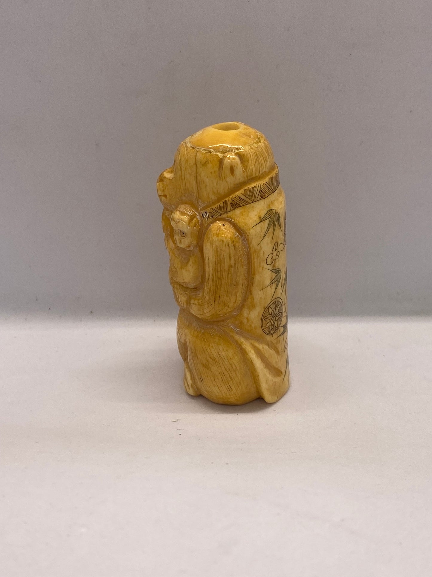 日本明治时期古董象牙猴悬锤