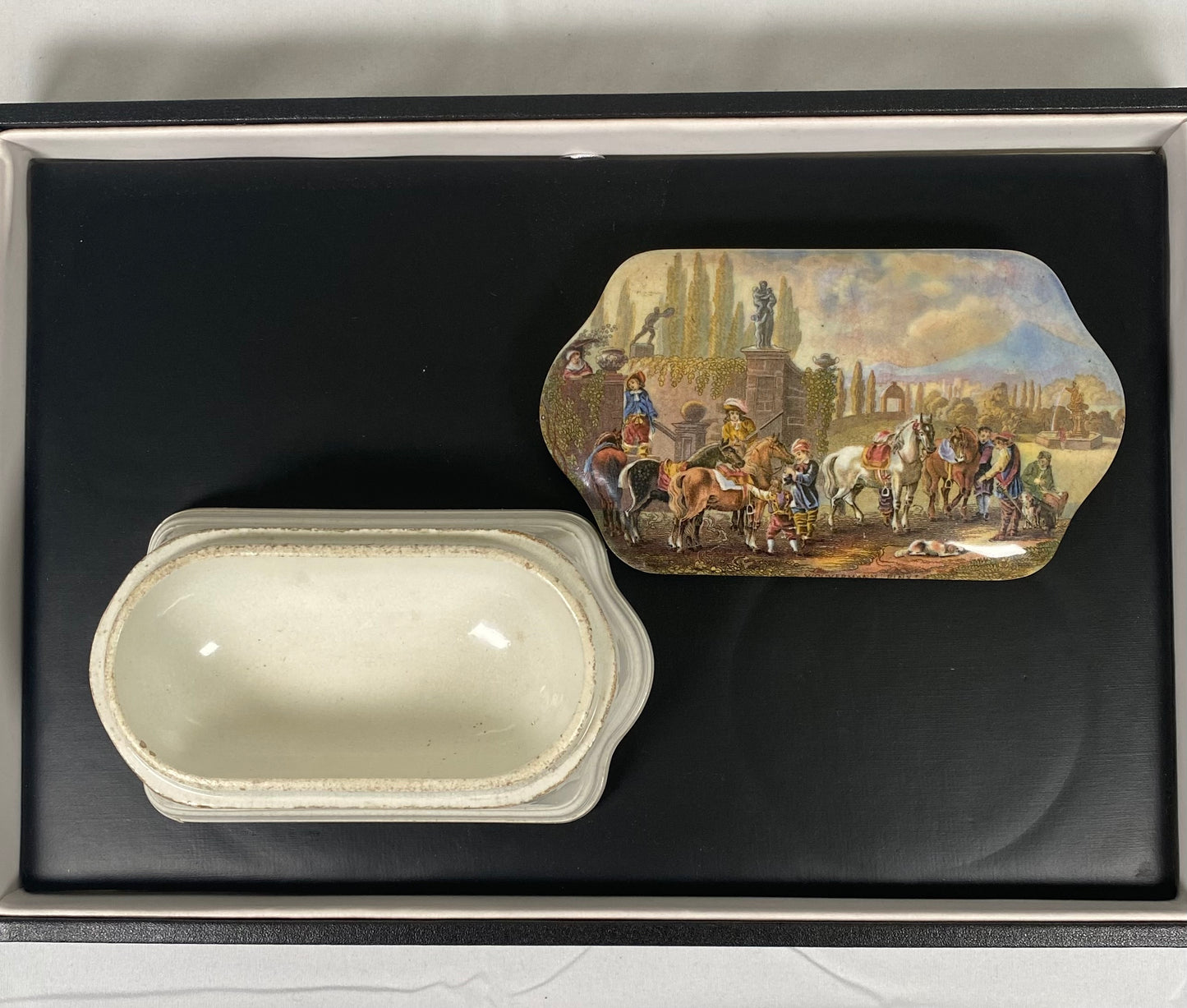 Mid-19th Century Hunting Scene After Philips Wouwerman Prattware Pot Lid and Base