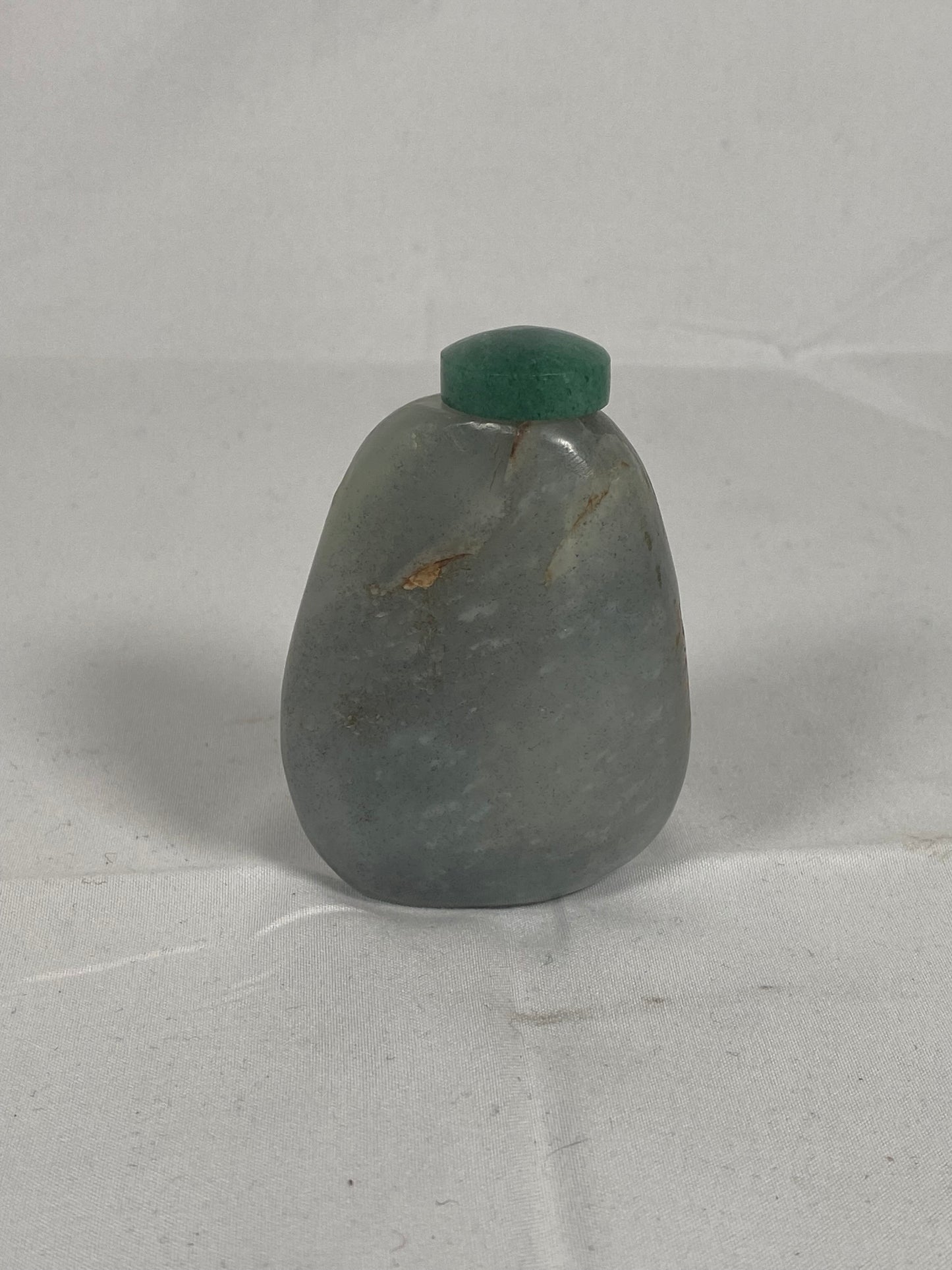 19th century Antique Chinese Bluish-Grey Lavender Jade Dragon Motif Snuff Bottle