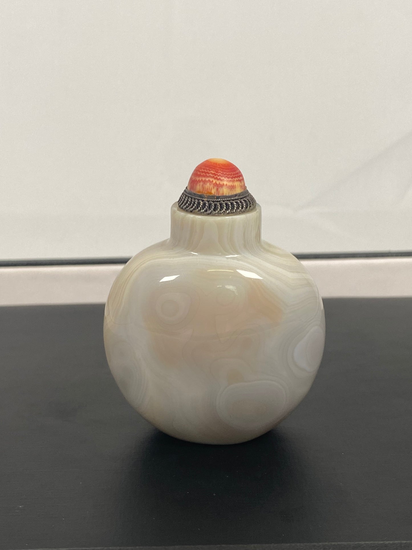 Exceptional 19th century Antique Chinese Moss Agate with Floating Pattern Snuff Bottle