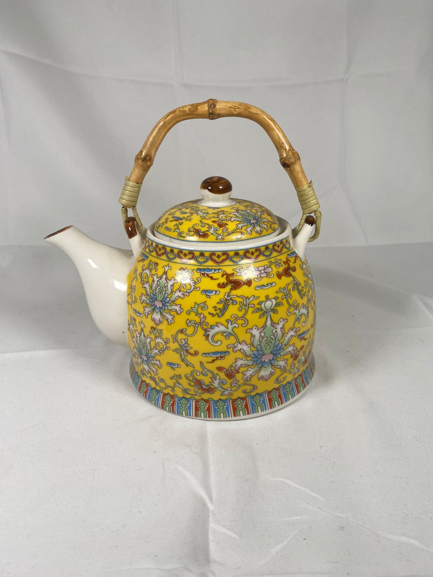 精美复古中国花卉珐琅瓷茶壶，约 20 世纪 80 年代